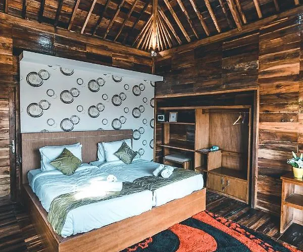 Pansiyon Ocho Bali Surf Camp