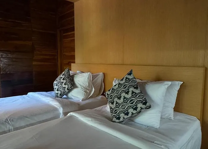 Pansiyon Ocho Bali Surf Camp Uluwatu