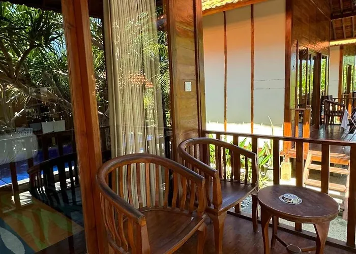 Ocho Bali Surf Camp Uluwatu