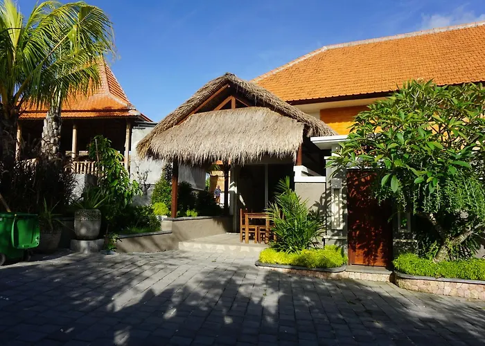 Ocho Bali Surf Camp Uluwatu