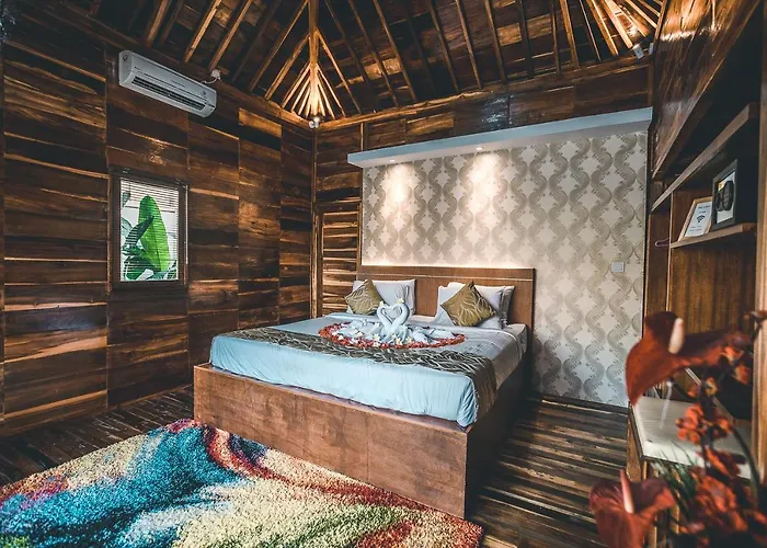 Ocho Bali Surf Camp Uluwatu
